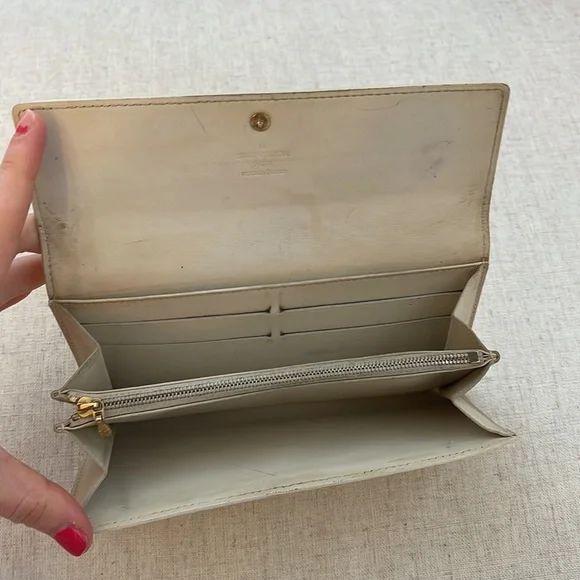 Louis Vuitton Gold Vernis Sarah Wallet